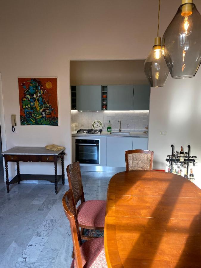 Renovated Apartment With 3 Bedrooms In An Historic Palazzo Between Port And Old Town Ливорно Экстерьер фото