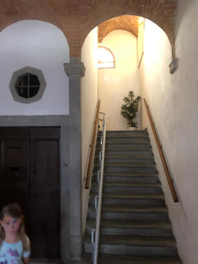 Renovated Apartment With 3 Bedrooms In An Historic Palazzo Between Port And Old Town Ливорно Экстерьер фото
