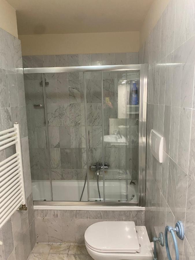 Renovated Apartment With 3 Bedrooms In An Historic Palazzo Between Port And Old Town Ливорно Экстерьер фото