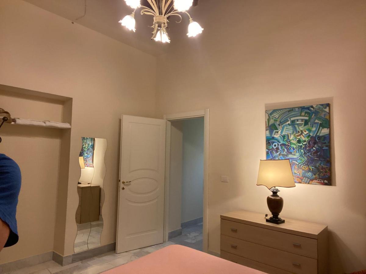 Renovated Apartment With 3 Bedrooms In An Historic Palazzo Between Port And Old Town Ливорно Экстерьер фото