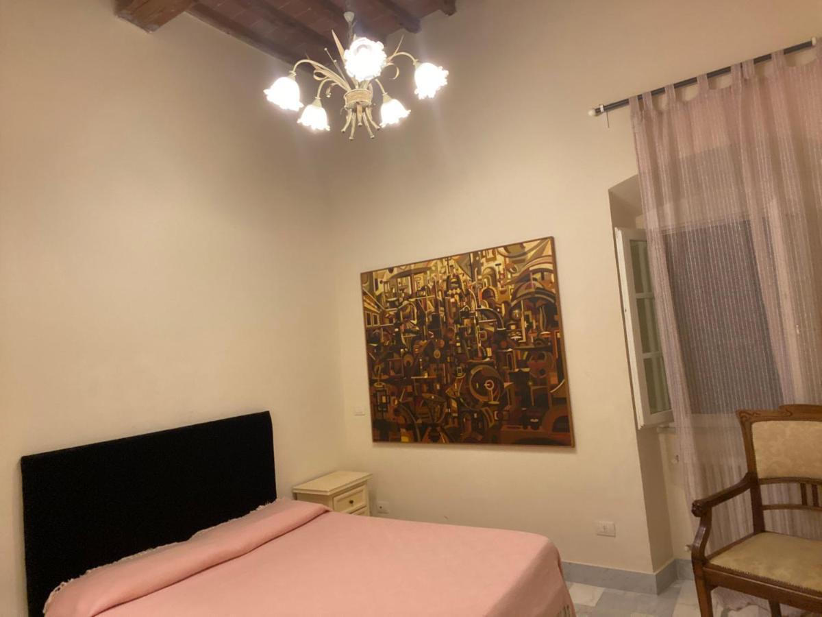 Renovated Apartment With 3 Bedrooms In An Historic Palazzo Between Port And Old Town Ливорно Экстерьер фото